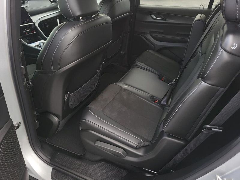 2025 Jeep Grand Cherokee L Altitude X 4x4Image 27