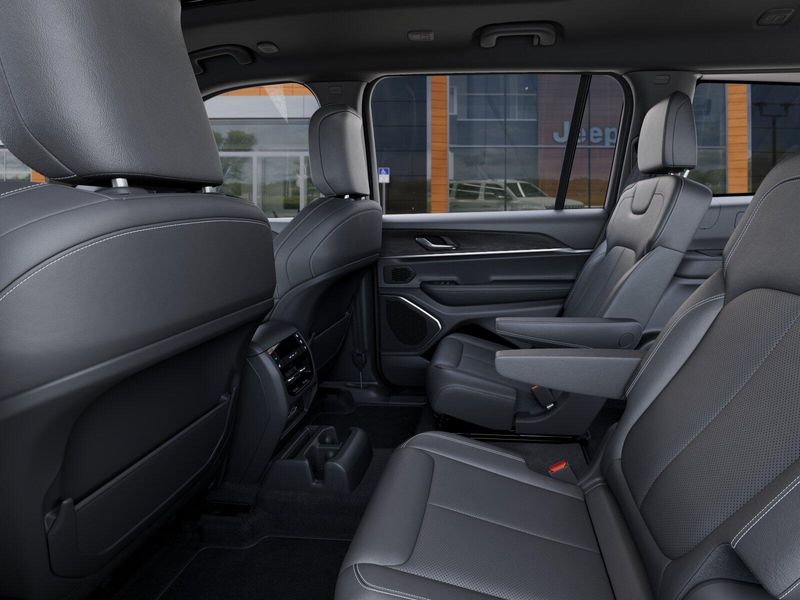 New 2026 Jeep Grand Cherokee L Limited Reserve 4x4Image 44