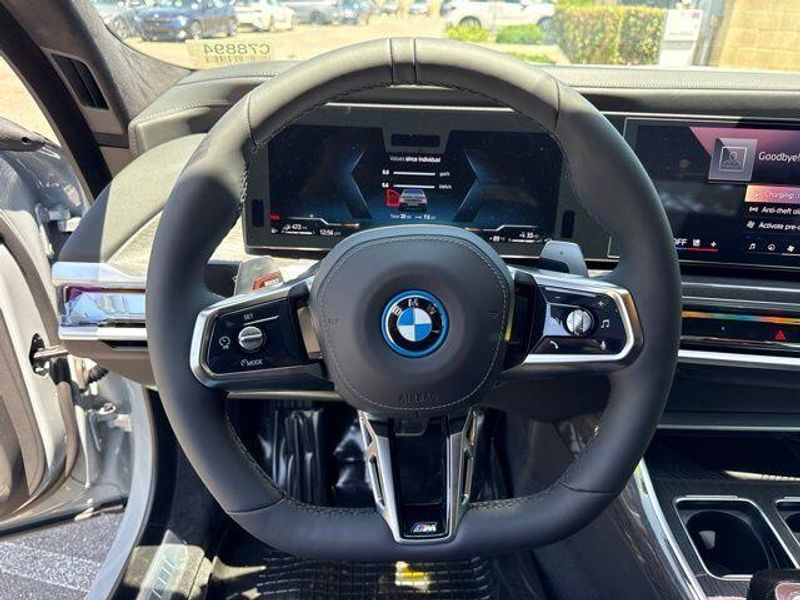 New 2026 BMW 7 Series 750e xDriveImage 19