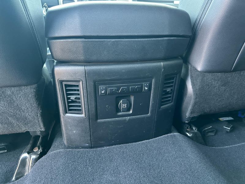 2018 Ram 2500 Laramie photo 29
