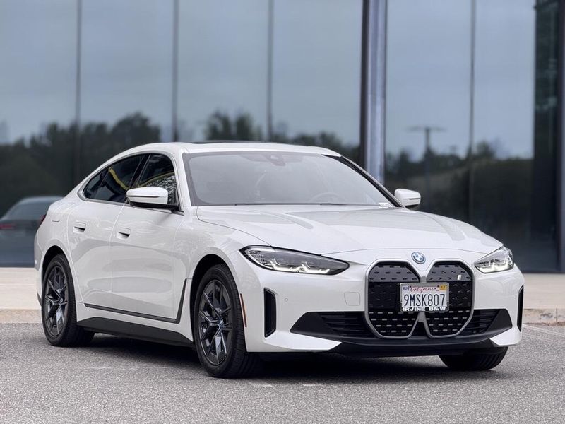 2024 BMW i4 eDrive35Image 3