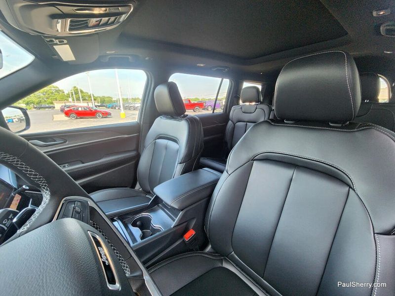 New 2026 Jeep Grand Cherokee L Limited 4x4