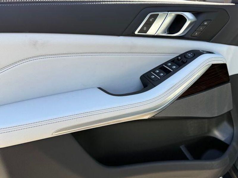 New 2026 BMW X5 xDrive40iImage 15