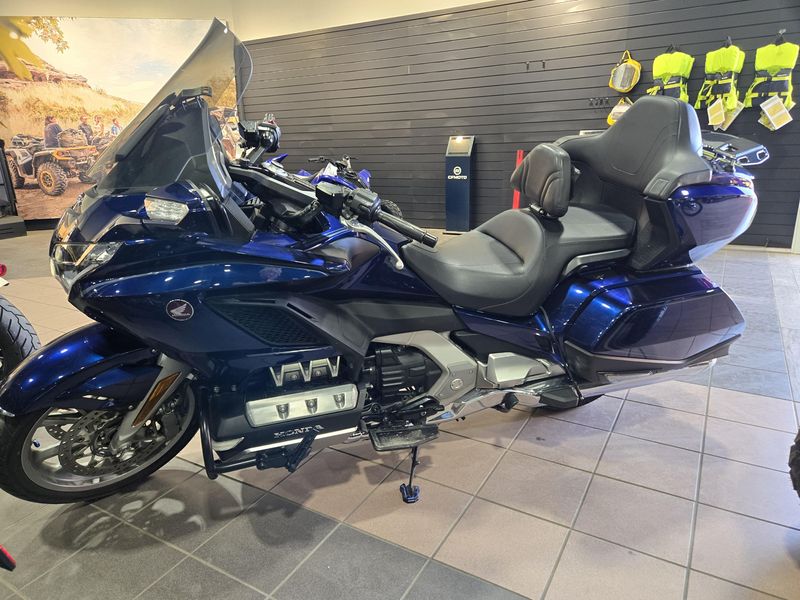 USED 2018 HONDA GOLD WING TOUR Image 3