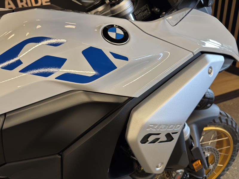 2025 BMW R 1300 GS - LIGHT WHITE 