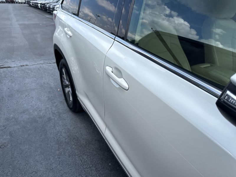 Used 2015 Toyota Highlander XLEImage 5