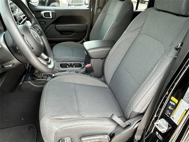 New 2025 Jeep Gladiator Nighthawk 4x4Image 16