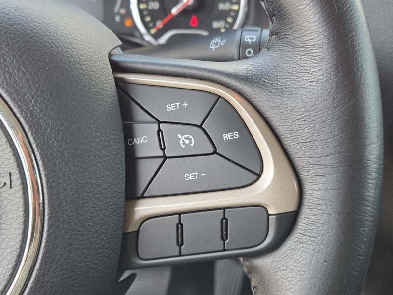 Used 2016 Jeep Renegade FWD 4dr Latitude