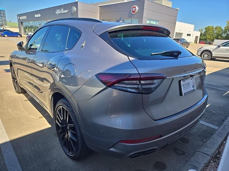 2022 Maserati Levante GT photo 4