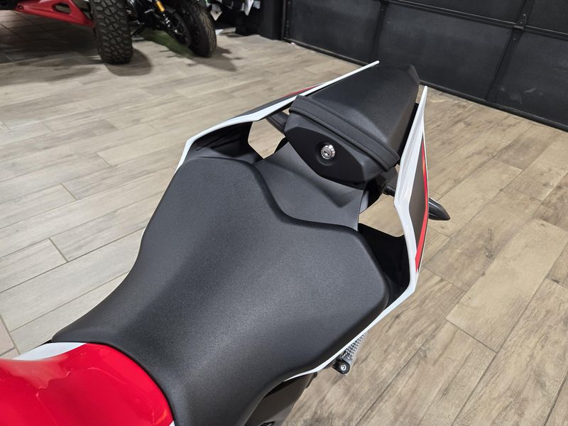 NEW 2026 YAMAHA YZFR1 70TH ANNIVERSARY EDITION Image 13