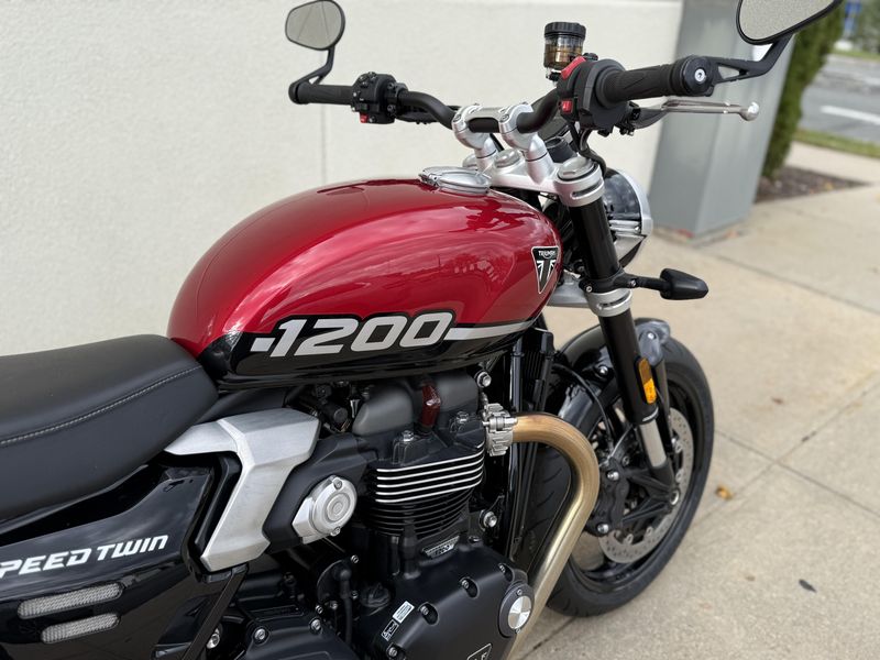 2025 Triumph SPEED TWIN 1200Image 6