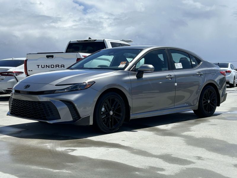 2025 Toyota Camry SEImage 6