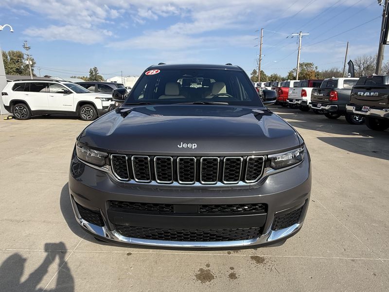 Used 2025 Jeep Grand Cherokee L LimitedImage 34