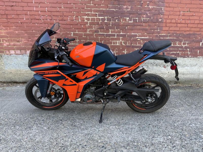 2023 KTM RC 390 