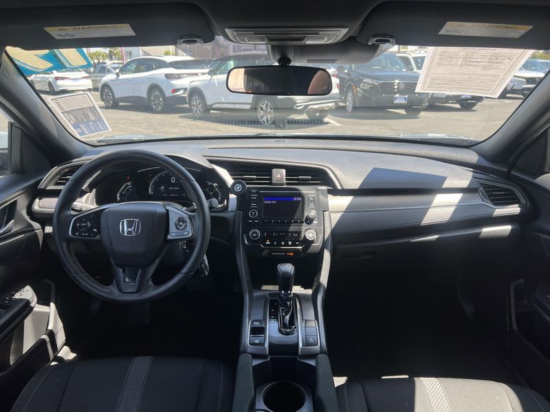 2019 Honda Civic Hatchback LXImage 18