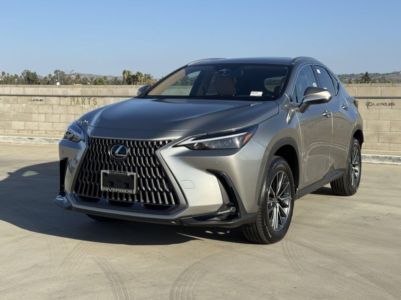New 2026 Lexus NX 450h+ PremiumImage 4