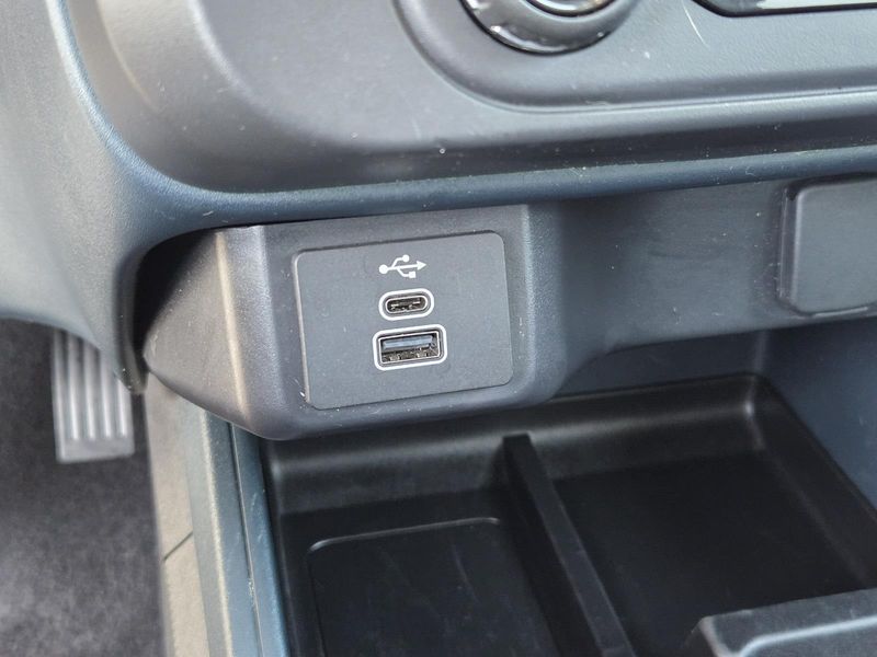 Used 2025 Ford Maverick XL FWD SuperCrew