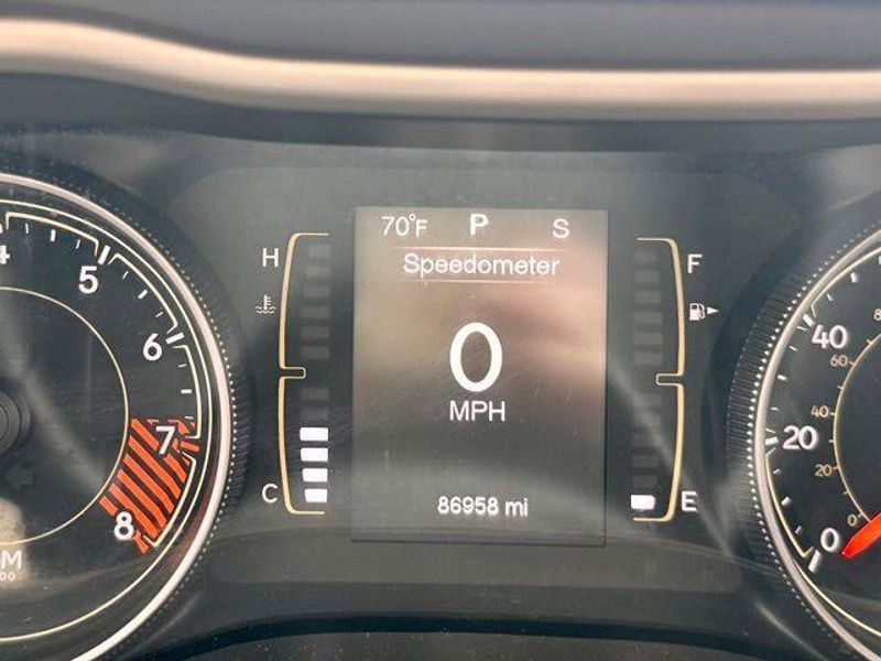 Used 2015 Jeep Cherokee LatitudeImage 16