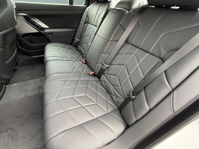 2025 BMW i7 eDrive50Image 28