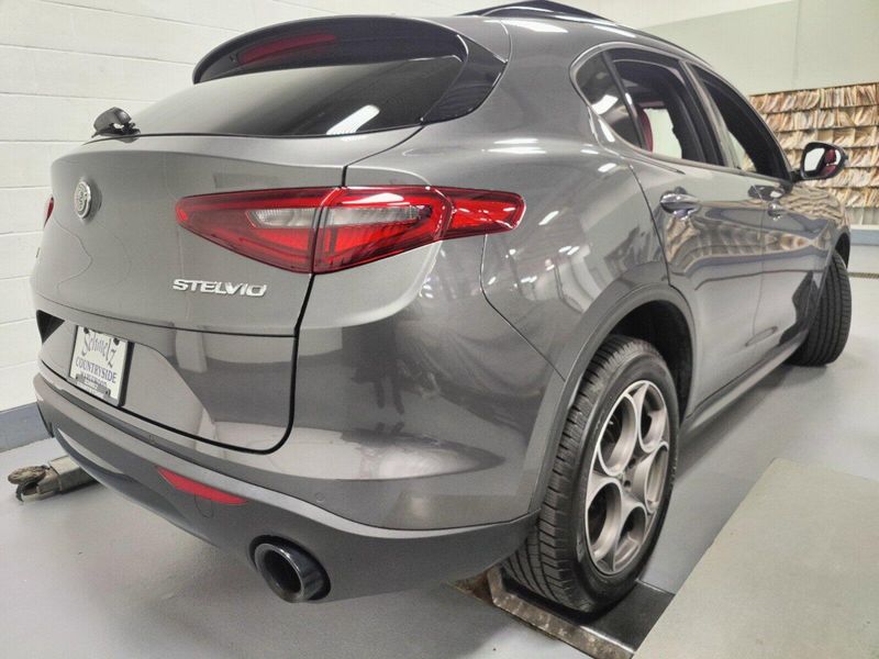 2022 Alfa Romeo Stelvio Sprint AWD w/Sunroof & Sport PkgImage 15