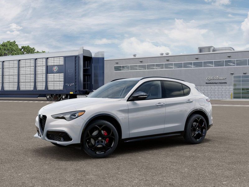 New 2026 Alfa Romeo Stelvio AwdImage 1