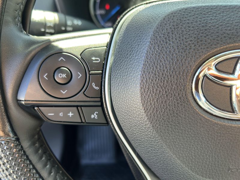 2023 Toyota RAV4 Hybrid XLE PremiumImage 11