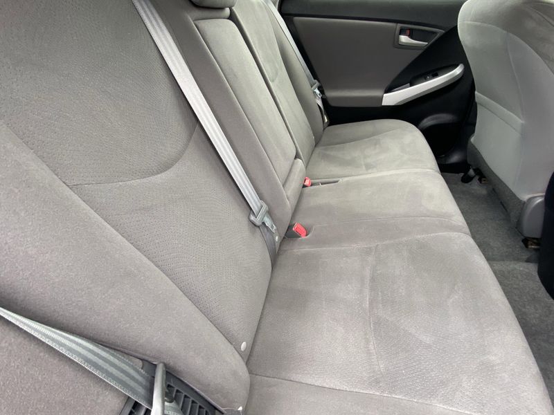 2014 Toyota Prius Plug-In BaseImage 14