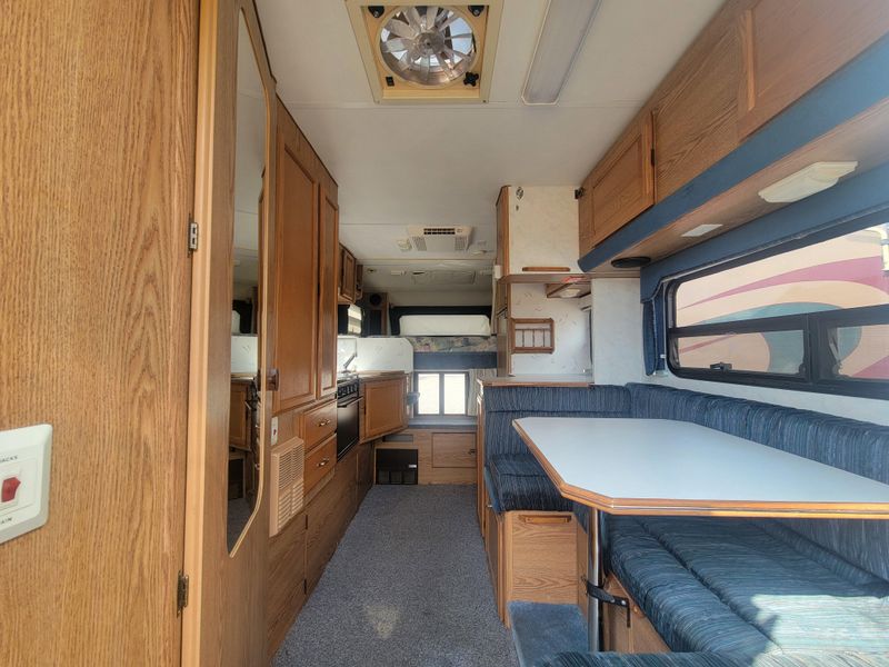 Used 1997 LANCE 9500 SQUIRE Image 6