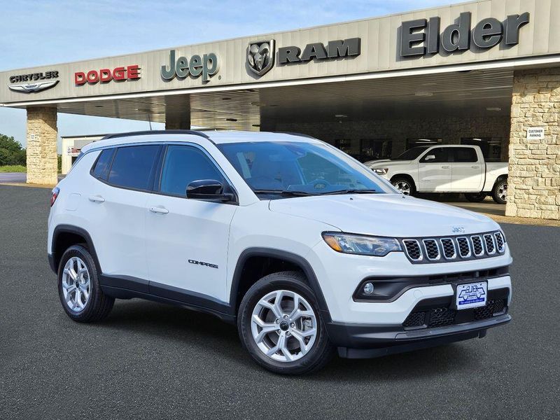 2025 Jeep Compass Latitude 4x4Image 1