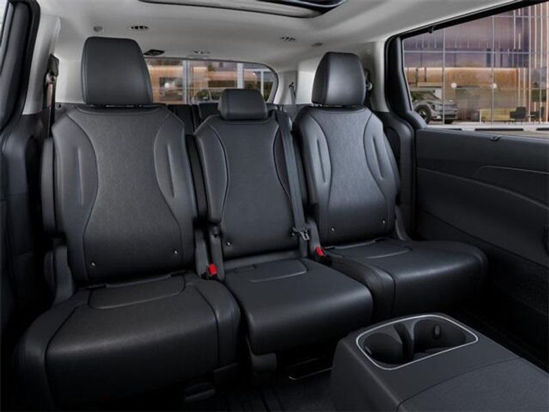 New 2026 Kia Carnival Hybrid SXImage 16