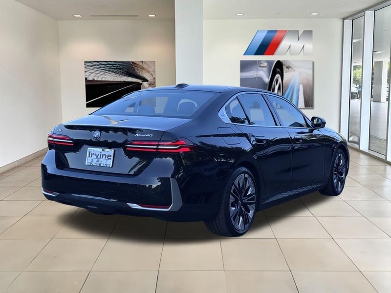 2025 BMW i5 xDrive40Image 8