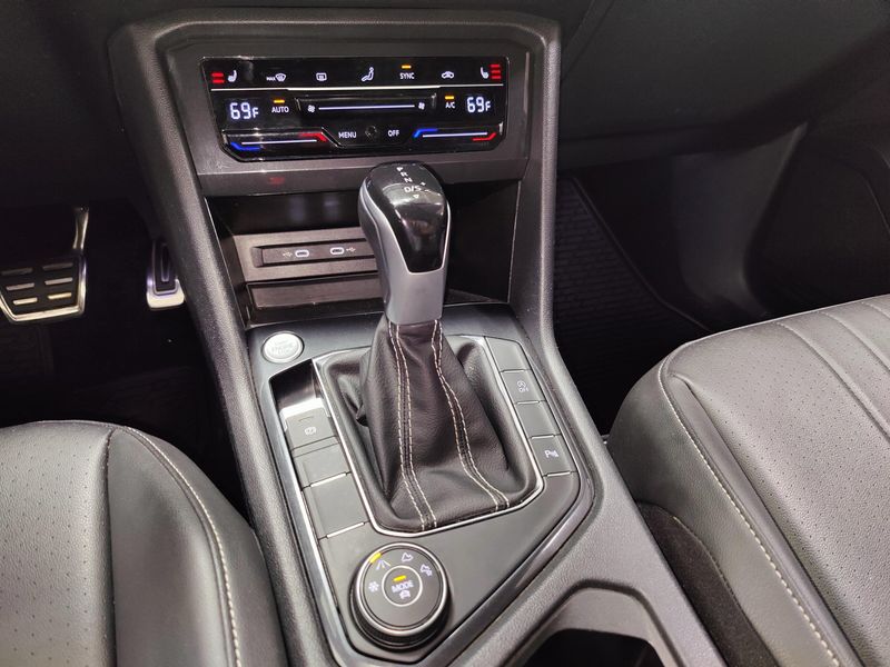 Used 2023 Volkswagen Tiguan SE R-Line Black AWD w/SunroofImage 19