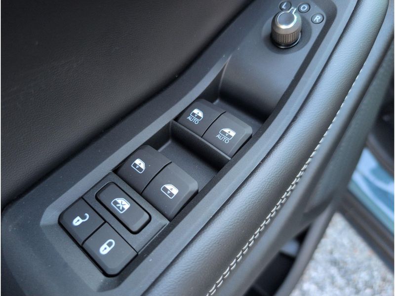 New 2027 Jeep Grand Cherokee Limited 4x4Image 12