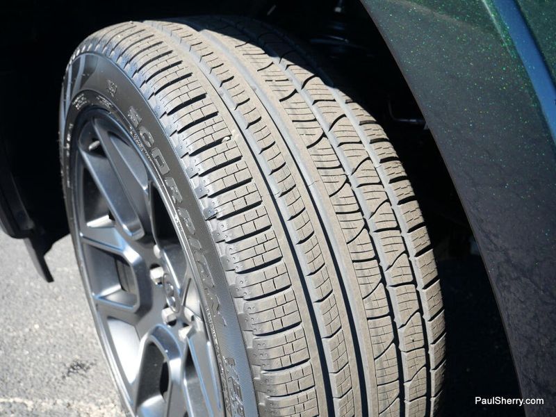 New 2026 RAM 1500 Laramie Crew Cab 4x4 5'7' Box