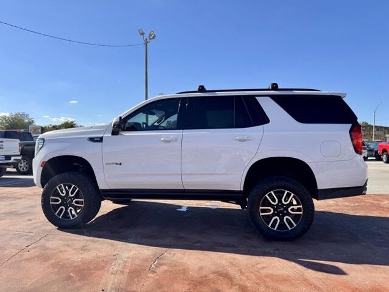 Used 2022 GMC Yukon AT4Image 9