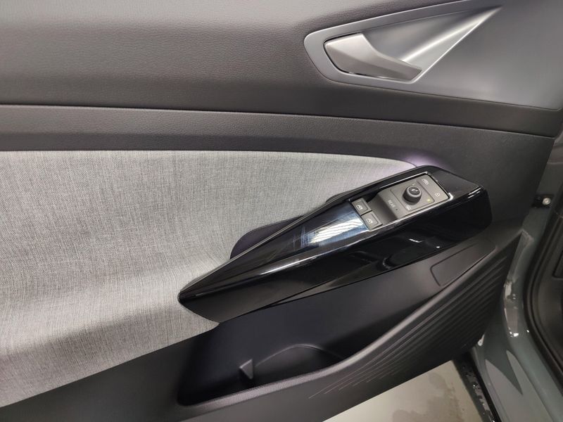 Used 2025 Volkswagen ID.4 Pro AWD 82kW Long RangeImage 24