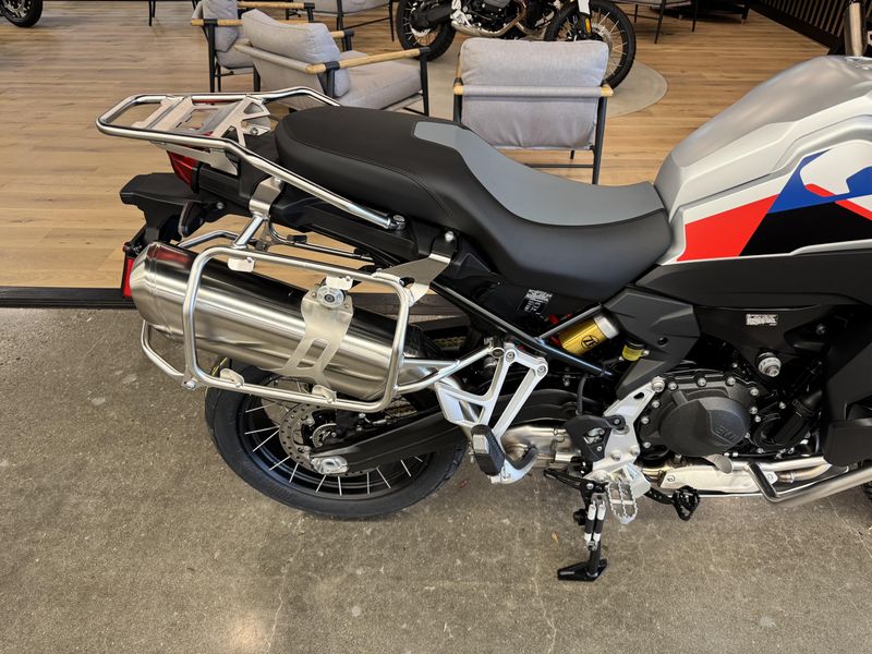 2025 BMW F 900 GS Adventure - WHITE ALUMINUM METALLIC MATTE 