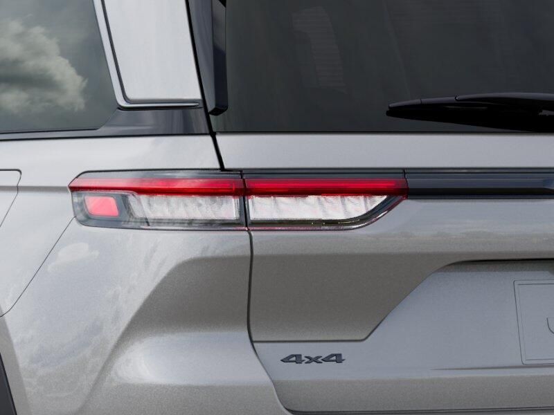 New 2026 Jeep Grand Cherokee Laredo Altitude 4x4