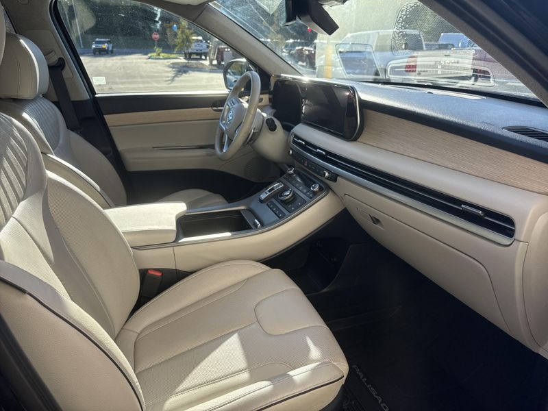 Used 2023 Hyundai Palisade LimitedImage 27