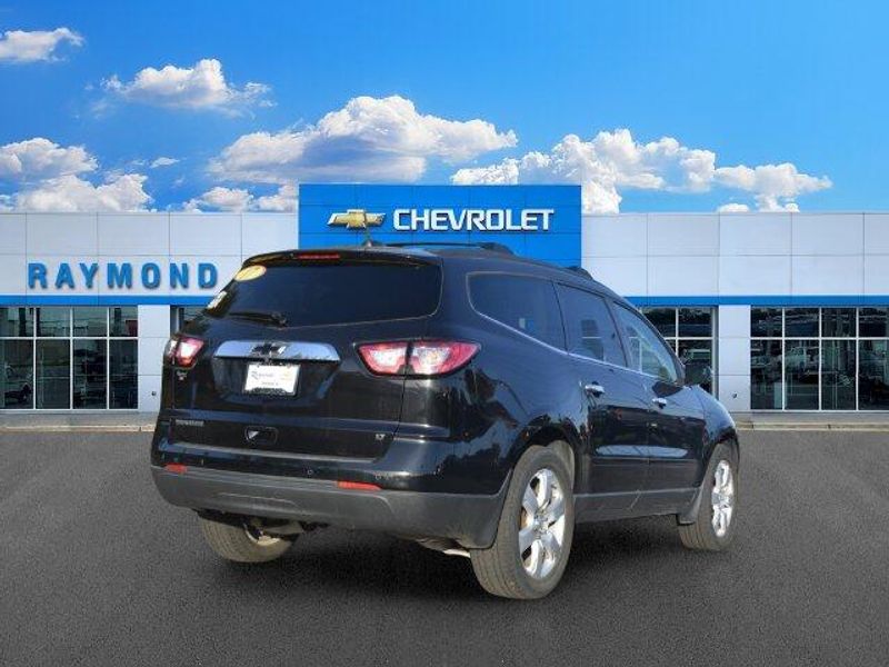 Used 2017 Chevrolet Traverse LTImage 3