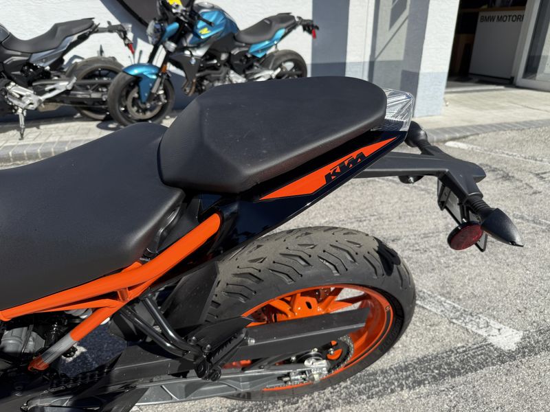 2023 KTM 200 Duke