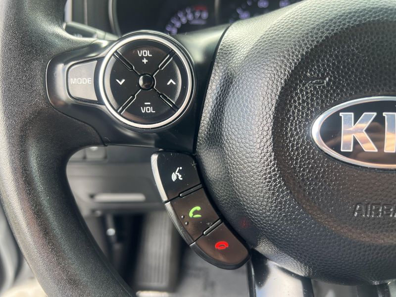 2016 Kia Soul BaseImage 10