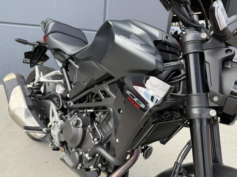 Used 2024 Honda CB300R ABS Image 5