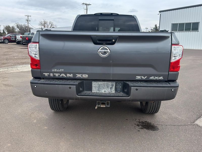 2017 Nissan Titan SV photo 4
