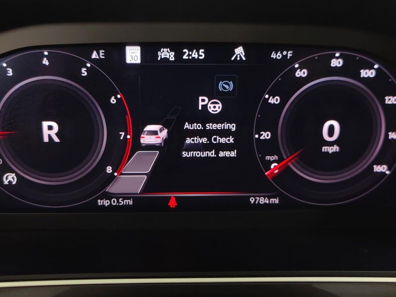 Used 2024 Volkswagen Tiguan AWD SEL R-Line w/Sunroof/NavImage 9