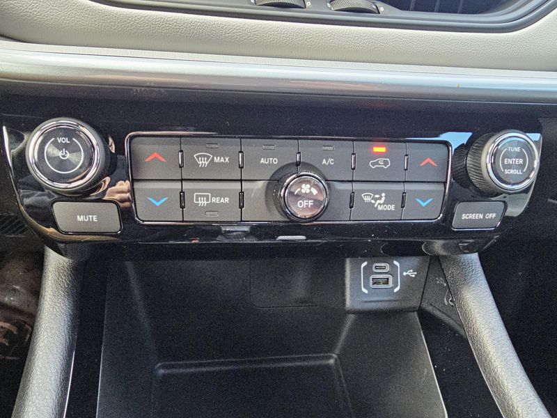 New 2026 Jeep Compass Limited 4x4Image 17