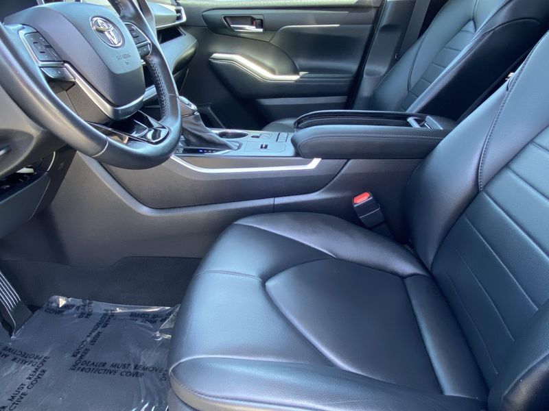 2021 Toyota Highlander XLEImage 18