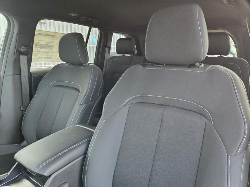 New 2026 Jeep Grand Cherokee Laredo 4x2