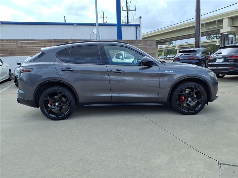Used 2024 Alfa Romeo Stelvio VeloceImage 14