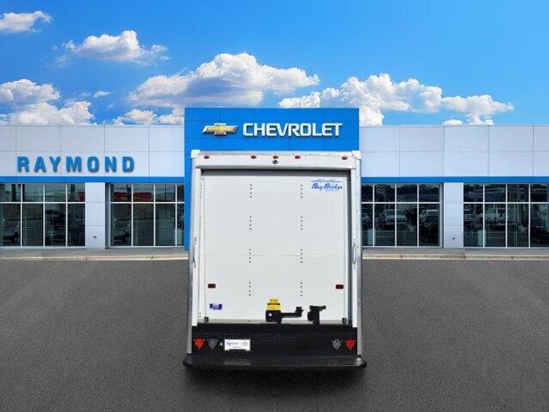 New 2026 Chevrolet Express 3500 Work VanImage 5